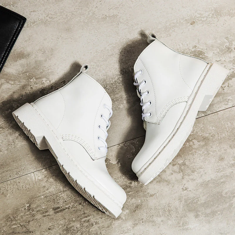 Authentic women's boots, white motorcycle boots and punk shoes in autumn and winter of 2021
Authentic women's boots, white motorcycle boots and punk shoes in autumn and winter of 2021