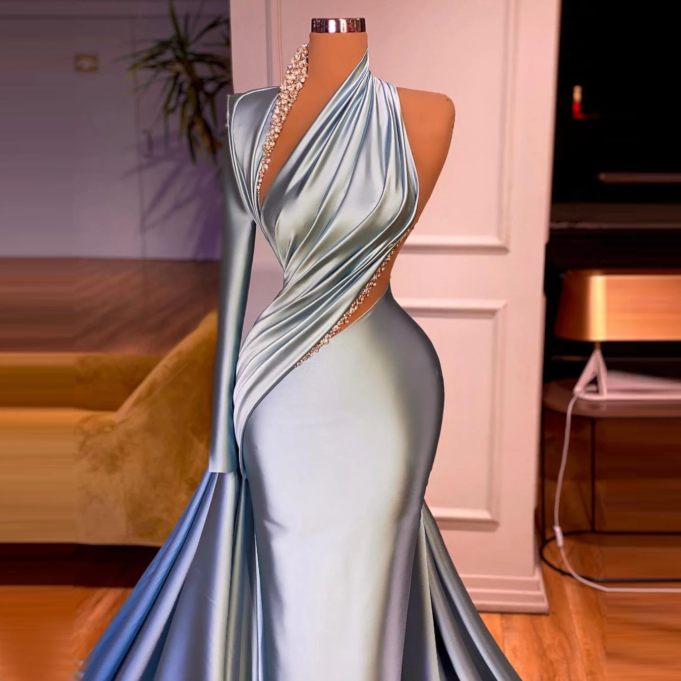 Elegant One Shoulder Ruffles Evening Dresses With Long Train Satin Plus Size Women Custom Made Beaded Prom Gowns
Elegant One Shoulder Ruffles Evening Dresses With Long Train Satin Plus Size Women Custom Made Beaded Prom Gowns