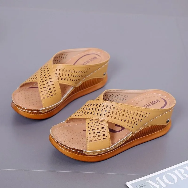 Slippers Women Sandals 2021 New Female Shoes Wedges Slippers Fashion Heeled Shoes Hollow Casual Fish Mouth Slippers Women
Slippers Women Sandals 2021 New Female Shoes Wedges Slippers Fashion Heeled Shoes Hollow Casual Fish Mouth Slippers Women