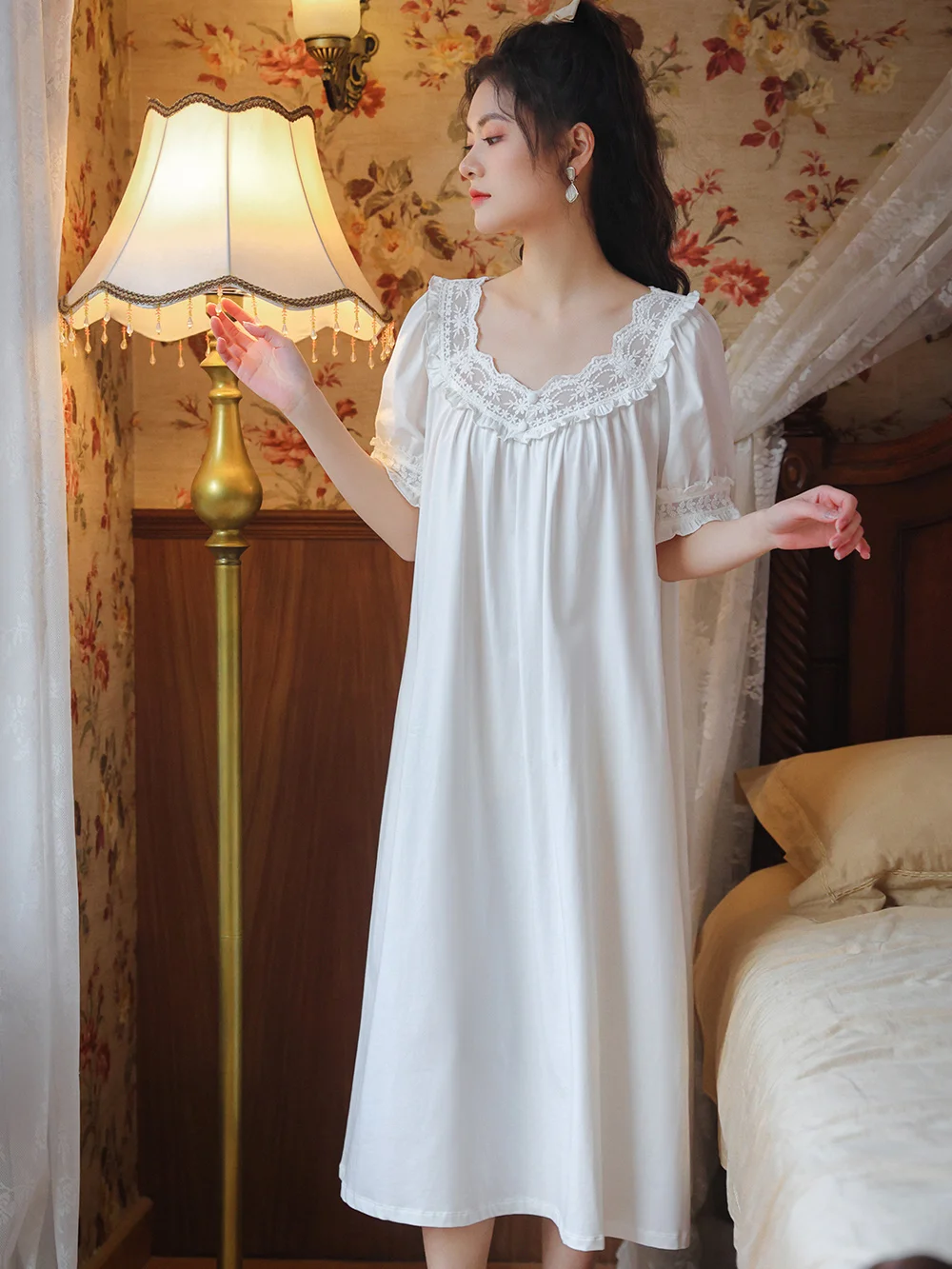 Princess Nightgown Lady Sleepwear Lace Sweet Night Dress Women Cotton Nightdress Medieval Palace Style Vintage Homewear Nighty
Princess Nightgown Lady Sleepwear Lace Sweet Night Dress Women Cotton Nightdress Medieval Palace Style Vintage Homewear Nighty