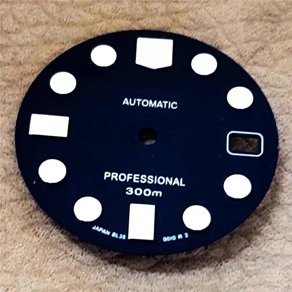 Watch Dial 28.5mm Green Luminous Dial With Calendar for NH35 NH36 Automatic Movement Accessories
Watch Dial 28.5mm Green Luminous Dial With Calendar for NH35 NH36 Automatic Movement Accessories