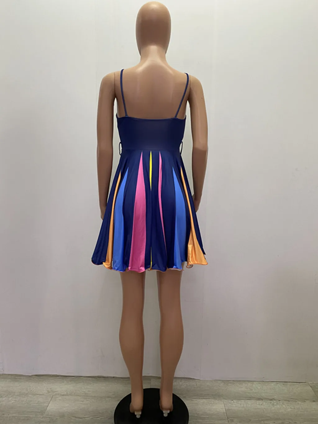 Zoctuo Color Patchwork Pleated Mini Dress For Women Sleeveless Spaghetti Strap Backless Dress Sexy Elegant Girls Casual Dress
Zoctuo Color Patchwork Pleated Mini Dress For Women Sleeveless Spaghetti Strap Backless Dress Sexy Elegant Girls Casual Dress