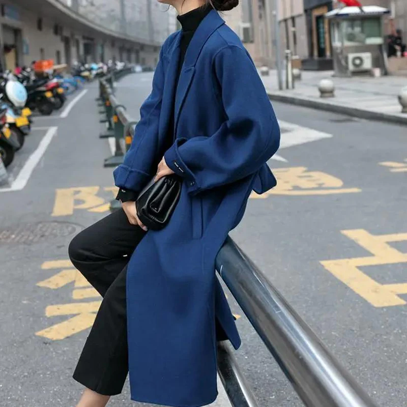 Elegant Slim Long Double-Breasted Wool Overcoat Belt Women Autumn Long Sleeve Lambwool Jackets Trench Navy Coat Female V-Neck
Elegant Slim Long Double-Breasted Wool Overcoat Belt Women Autumn Long Sleeve Lambwool Jackets Trench Navy Coat Female V-Neck