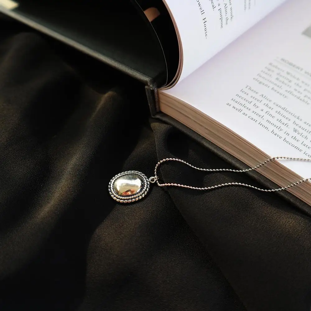 Retro Authentic 925 Sterling silver Oval with twisted Partten Pendants Geometric Lucky Beads Chain necklace Jewelry TLX805 
Retro Authentic 925 Sterling silver Oval with twisted Partten Pendants Geometric Lucky Beads Chain necklace Jewelry TLX805