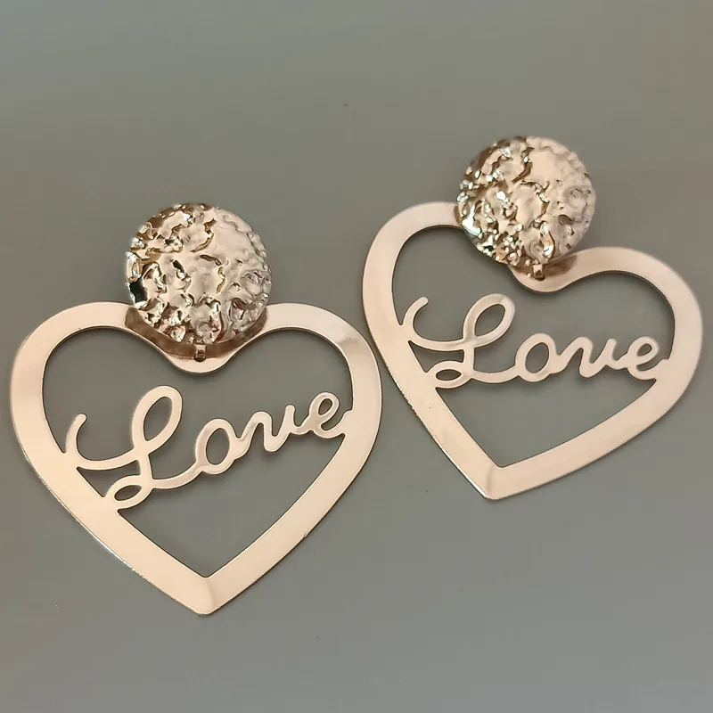 Love Letter Stud Earrings Rose Gold Boucle D'oreille Kpop Heart Charm Earrings For Women Christmas Jewelry
Love Letter Stud Earrings Rose Gold Boucle D'oreille Kpop Heart Charm Earrings For Women Christmas Jewelry