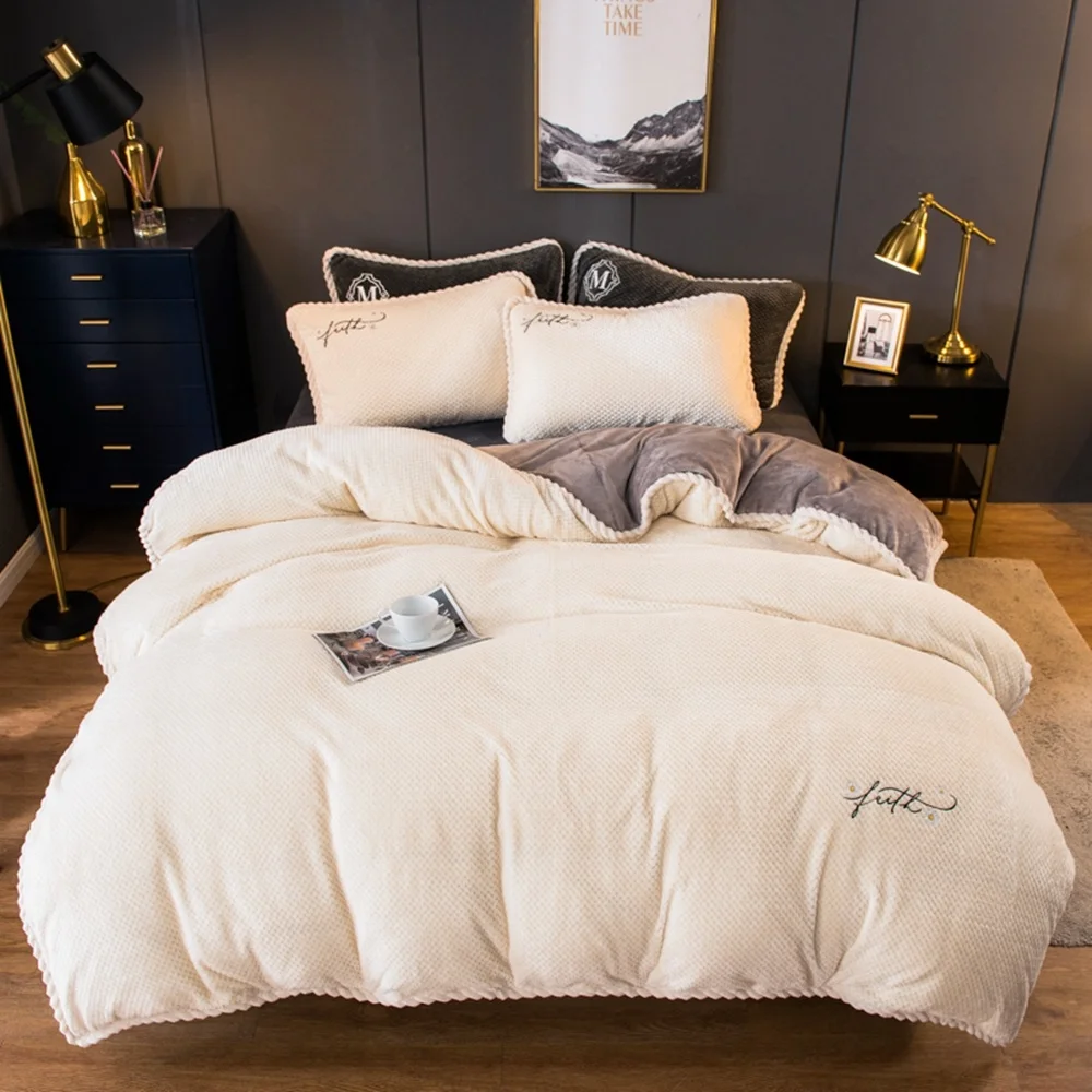 Белое зимнее фланелевое одеяло, 1 шт., 2 шт., наволочка, мягкое Флисовое одеяло с червями, кораллового цвета, утолщенный теплый комплект постел...
Белое зимнее фланелевое одеяло, 1 шт., 2 шт., наволочка, мягкое Флисовое одеяло с червями, кораллового цвета, утолщенный теплый комплект постел...