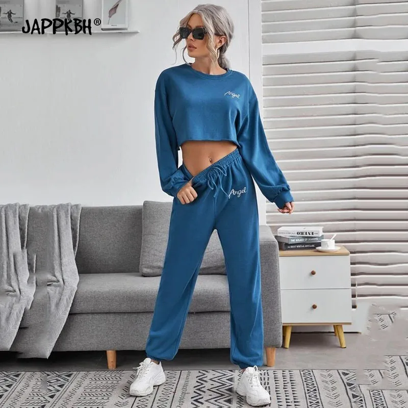 Women Tracksuits Wives 2021 Spring Casual Loose Letter Embroidery Crop Tops Pants Suit Female Elegant Oversize Solid 2 Piece Set
Women Tracksuits Wives 2021 Spring Casual Loose Letter Embroidery Crop Tops Pants Suit Female Elegant Oversize Solid 2 Piece Set