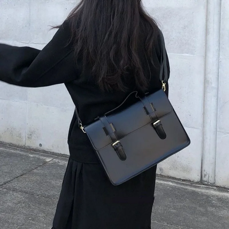 Japanese Campus ins Harajuku Casual messenger bag Teenage Fashion Bag PU Black Shoulder Bag Women Y2K Student School Vintage Bag 
Japanese Campus ins Harajuku Casual messenger bag Teenage Fashion Bag PU Black Shoulder Bag Women Y2K Student School Vintage Bag