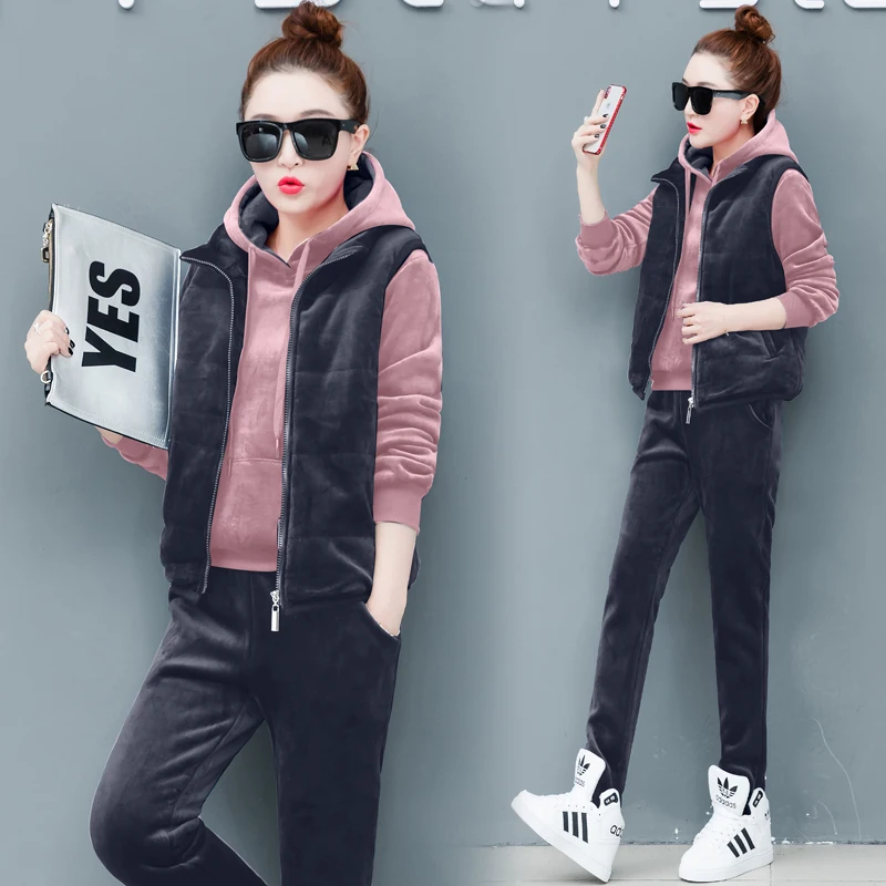 Осенне-зимний новый утепленный бархатный модный Досуг плюшевый флисовый худи жилет брюки Повседневный теплый костюм из трех предметов
Осенне-зимний новый утепленный бархатный модный Досуг плюшевый флисовый худи жилет брюки Повседневный теплый костюм из трех предметов