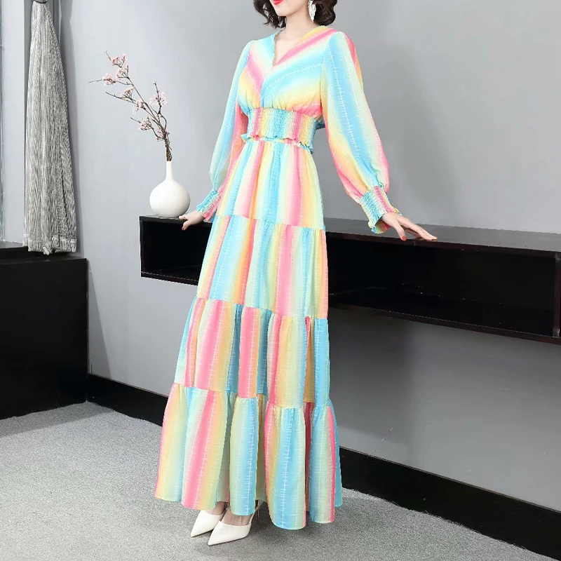 Runway Women Sets New V-Neck Long Sleeve Tops And Elastic Waist Long Skirt Fashion Print Vintage Elegant Spring Two-Piece Suit
Runway Women Sets New V-Neck Long Sleeve Tops And Elastic Waist Long Skirt Fashion Print Vintage Elegant Spring Two-Piece Suit
