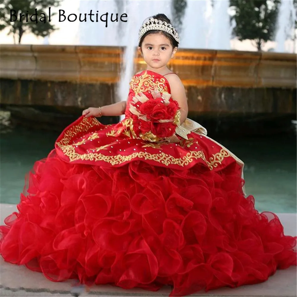 Фото Детское платье принцессы с красной вышивкой и бантом красивое Пышное Цветочное |