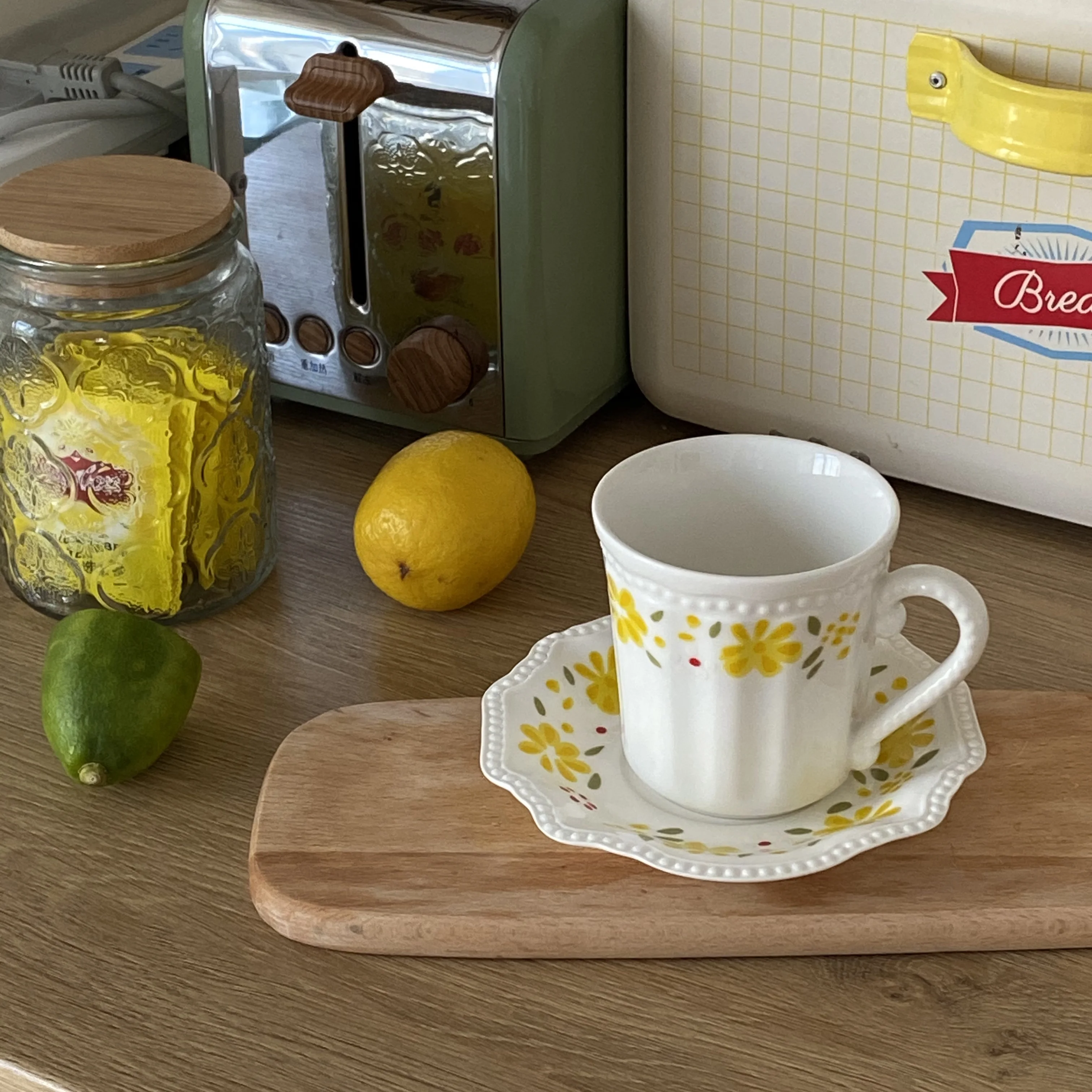 Искусство ретро-чашка керамики Цветочные французский Портативный Кофе стаканчик латте простота днем Чай Kubek Ceramiczny Кухня поставки DK50CS 
Искусство ретро-чашка керамики Цветочные французский Портативный Кофе стаканчик латте простота днем Чай Kubek Ceramiczny Кухня поставки DK50CS