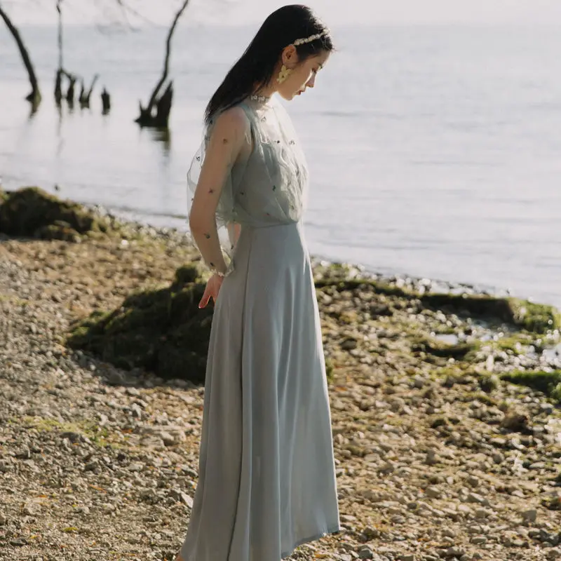 2021 Summer Dress Vintage Women Chiffon and Mesh Embroidery Half Sleeve V-neck Ankle-Length Fairy Gray Elegant Long Dress
2021 Summer Dress Vintage Women Chiffon and Mesh Embroidery Half Sleeve V-neck Ankle-Length Fairy Gray Elegant Long Dress
