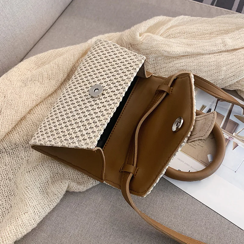 Fashion Straw Crossbody for Women with Big PU Circle Handbag Over Shoulder New 
Fashion Straw Crossbody for Women with Big PU Circle Handbag Over Shoulder New