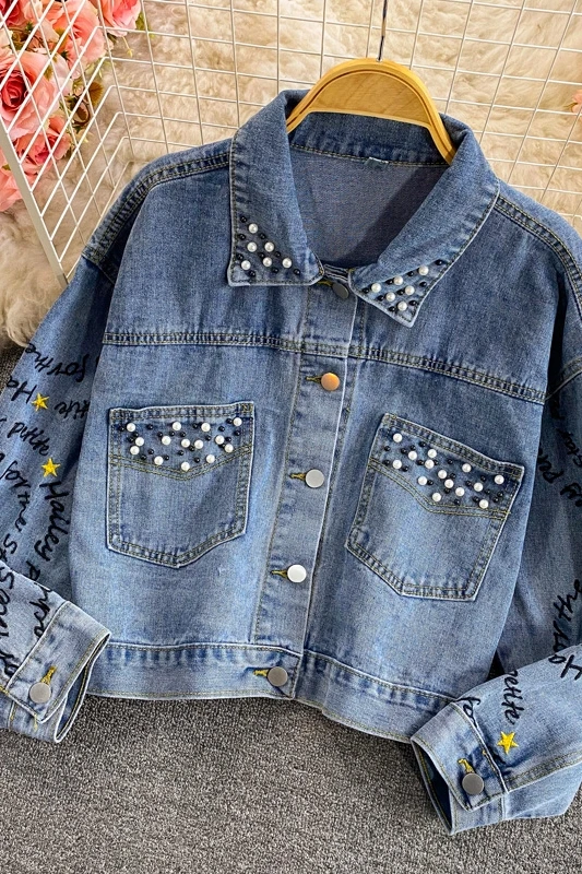 Spring new loose Korean version of heavy industry single-breasted beaded letter embroidery loose short denim jacket jacket women
Spring new loose Korean version of heavy industry single-breasted beaded letter embroidery loose short denim jacket jacket women