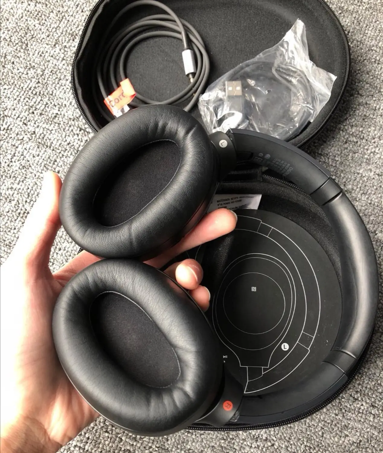 Used,Sony Noise Cancelling Headphones WH1000XM2 Over Ear Wireless Bluetooth Headphones with Microphone
Used,Sony Noise Cancelling Headphones WH1000XM2 Over Ear Wireless Bluetooth Headphones with Microphone