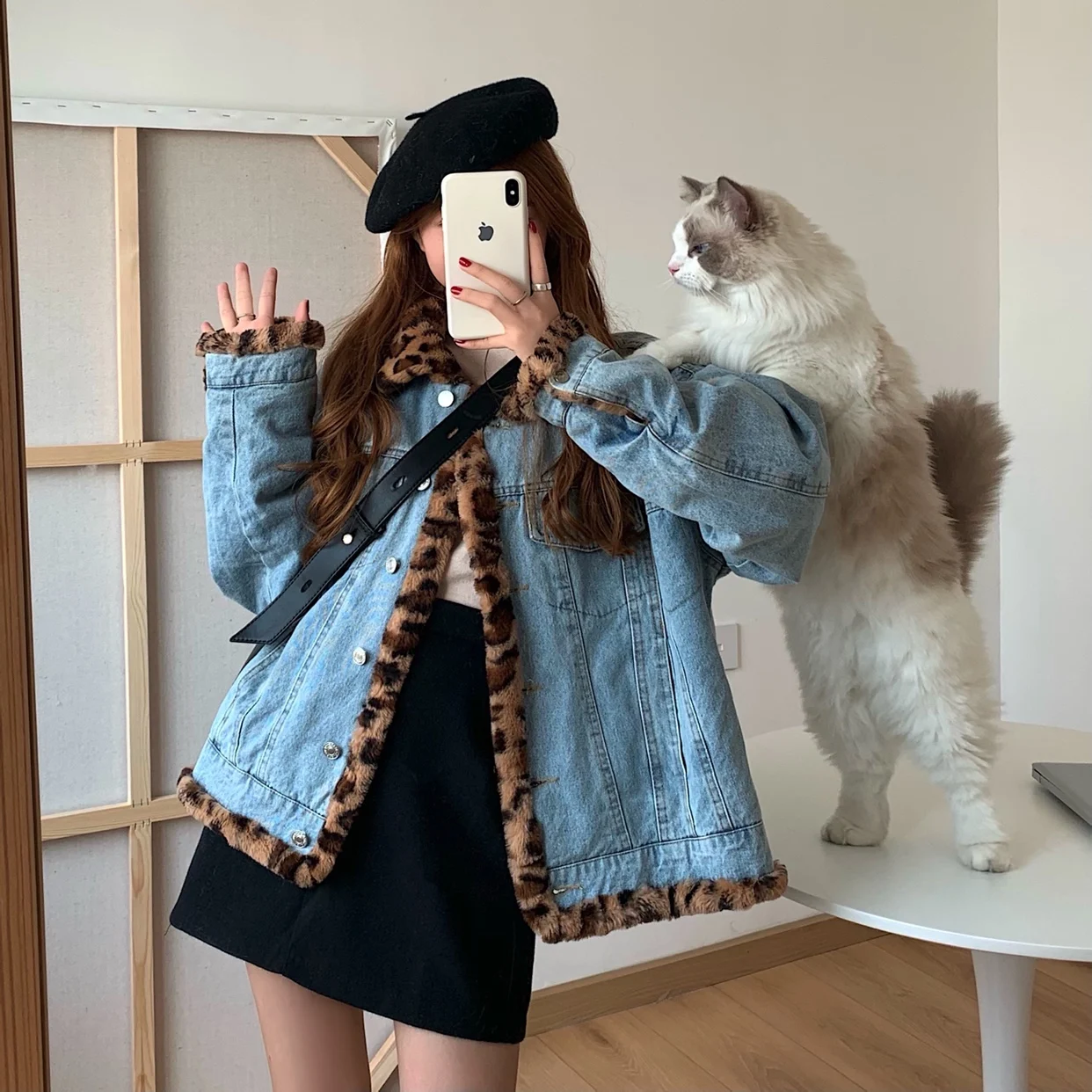 Casual Warm Coat Women Spring Winter Streetwear Jacket Leopard Denim Thick Female Chilly Parkas Two Side Wear Parkas
Casual Warm Coat Women Spring Winter Streetwear Jacket Leopard Denim Thick Female Chilly Parkas Two Side Wear Parkas