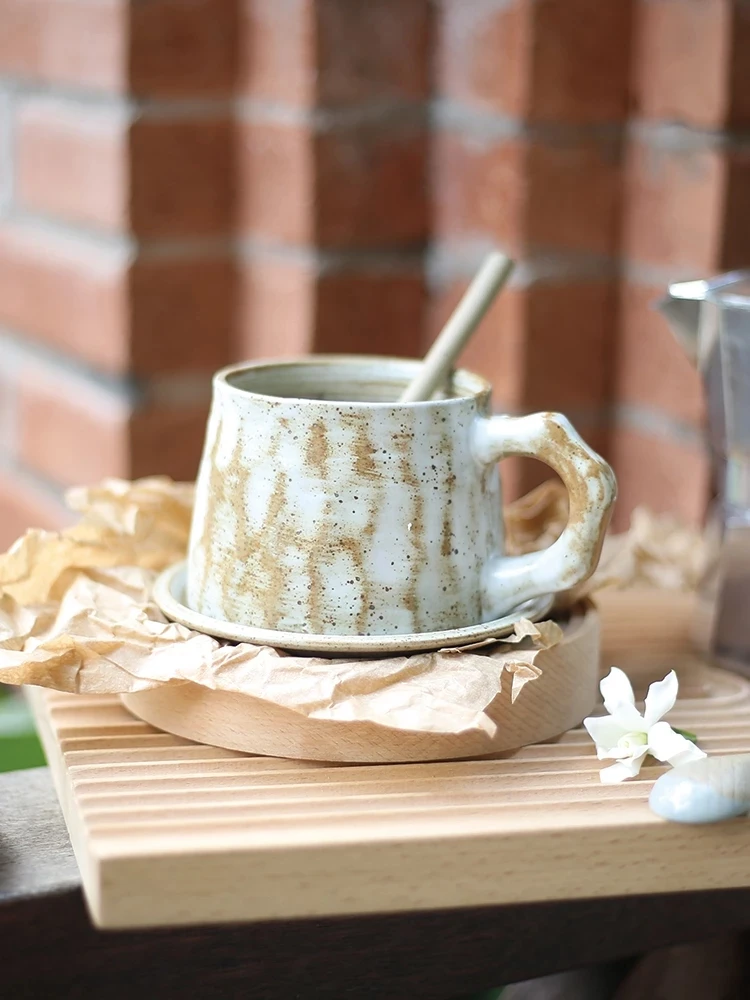 Japanese Ceramic Retro Coffee Mug Set with Saucer Spoon Tazas De Ceramica Creativ Breakfast Cup Multifunction Oatmeal Cup A
Japanese Ceramic Retro Coffee Mug Set with Saucer Spoon Tazas De Ceramica Creativ Breakfast Cup Multifunction Oatmeal Cup A