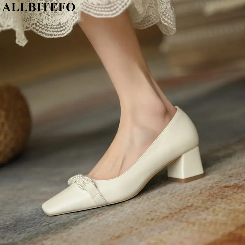 ALLBITEFO full genuine leather Pearl bowtie wedding women shoes high heel shoes thick heels alons hauts femme women heels shoes
ALLBITEFO full genuine leather Pearl bowtie wedding women shoes high heel shoes thick heels alons hauts femme women heels shoes