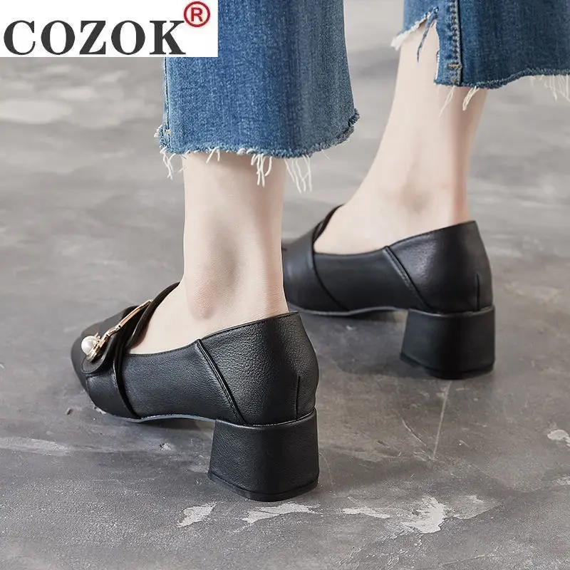 2021 New Fashion Women Pumps Metal Buckle Loafers Fashion Pearl Ladies Shoes Comfortable PU Slip-on Mid Heel Women Office Shoes
2021 New Fashion Women Pumps Metal Buckle Loafers Fashion Pearl Ladies Shoes Comfortable PU Slip-on Mid Heel Women Office Shoes