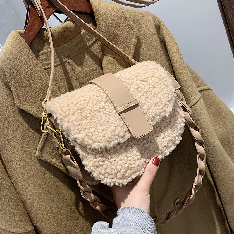 Weave Shoulder strap Saddle Armpit bag Winter New High-quality Plush Women's Designer Handbag Casual Shoulder Messenger Bag
Weave Shoulder strap Saddle Armpit bag Winter New High-quality Plush Women's Designer Handbag Casual Shoulder Messenger Bag