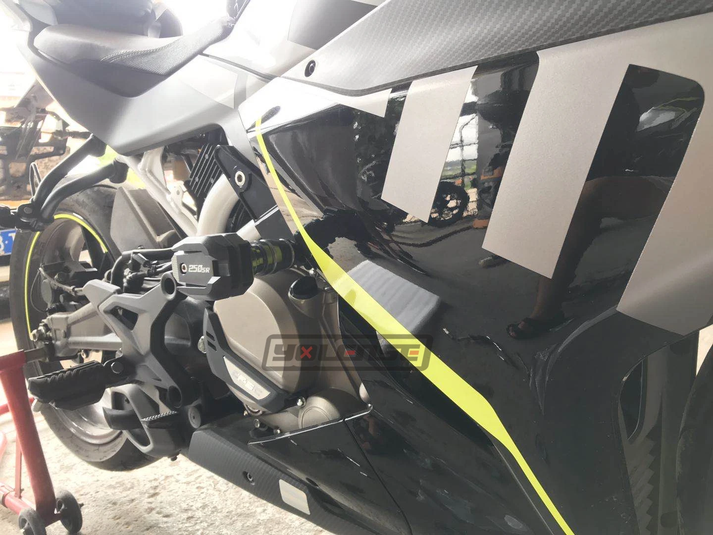 

For CFMOTO CF MOTO 250SR 250 SR 300SR 300 SR Motorcycle Falling Protection Frame Slider Fairing Guard Crash Pad Protector