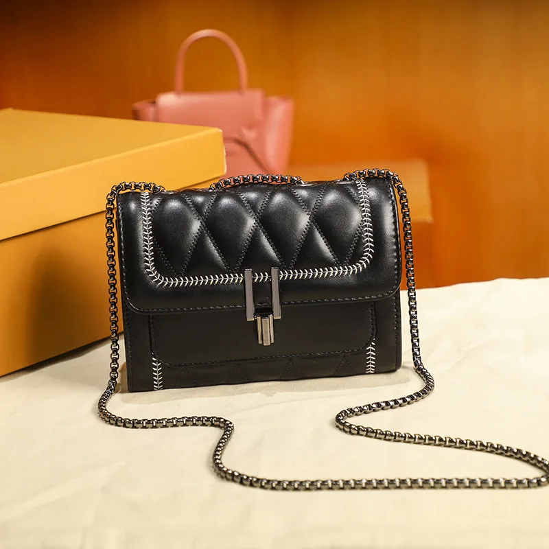 Women Crossbody Bag Solid Color Retro Soft PU Leather Designer Versatile Luxury Clamshell-type Small Square Bag New Fashion Tote
Women Crossbody Bag Solid Color Retro Soft PU Leather Designer Versatile Luxury Clamshell-type Small Square Bag New Fashion Tote