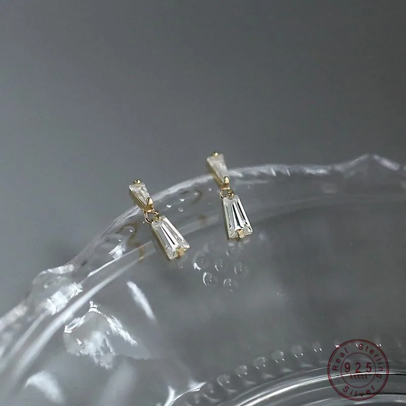 925 Sterling Silver Plated 14K Gold Earrings for Women Exquisite Small Shiny Zircon Earrings Wedding Jewelry
925 Sterling Silver Plated 14K Gold Earrings for Women Exquisite Small Shiny Zircon Earrings Wedding Jewelry