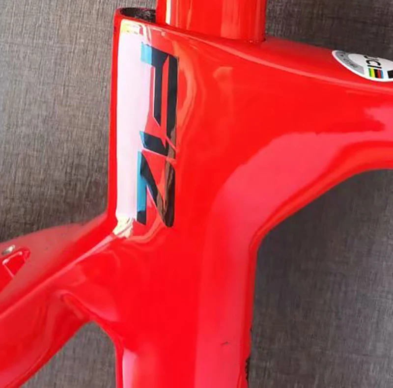 2021 T1100 NEW sl7 road bike carbon frame disc/v brake f12 road bicycle frameset frame+head seat+seat post+clamp+fork+handlebar
2021 T1100 NEW sl7 road bike carbon frame disc/v brake f12 road bicycle frameset frame+head seat+seat post+clamp+fork+handlebar