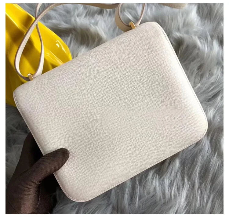 2021 spring and summer new Kangkang bag fashion classic trend one shoulder slant cross portable tofu bag lock small square bag
2021 spring and summer new Kangkang bag fashion classic trend one shoulder slant cross portable tofu bag lock small square bag