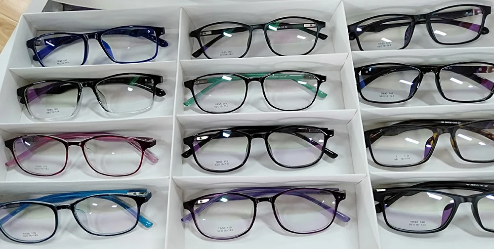 1 dozen Stock clearance Random styles delivery fast shipment even in holiday plastic optical frames
1 dozen Stock clearance Random styles delivery fast shipment even in holiday plastic optical frames