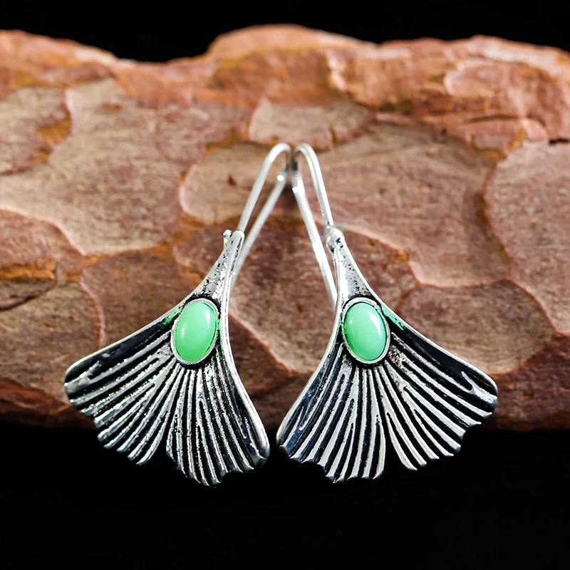 Vintage Ginkgo engraving Crochet Earrings For Women New Design Green Stone Inlaid Hook Fashion Jewelry Wholesale D287
Vintage Ginkgo engraving Crochet Earrings For Women New Design Green Stone Inlaid Hook Fashion Jewelry Wholesale D287