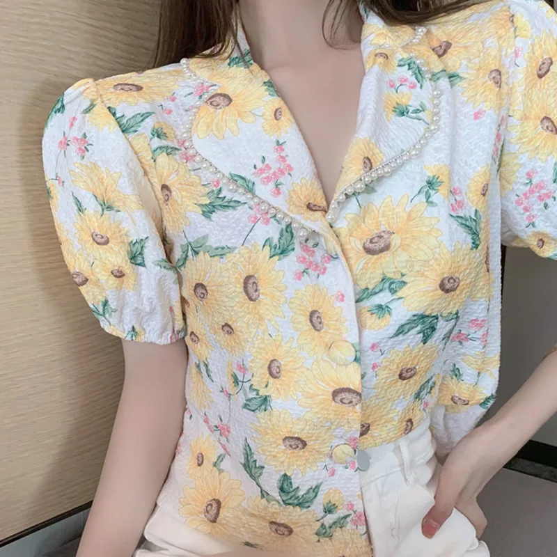 Summer New Fashion Casual Chemises Femme Short Sleeve Shirt Pearl Floral Vintage Short Tops Mujer Single Breasted Blouse 2021
Summer New Fashion Casual Chemises Femme Short Sleeve Shirt Pearl Floral Vintage Short Tops Mujer Single Breasted Blouse 2021