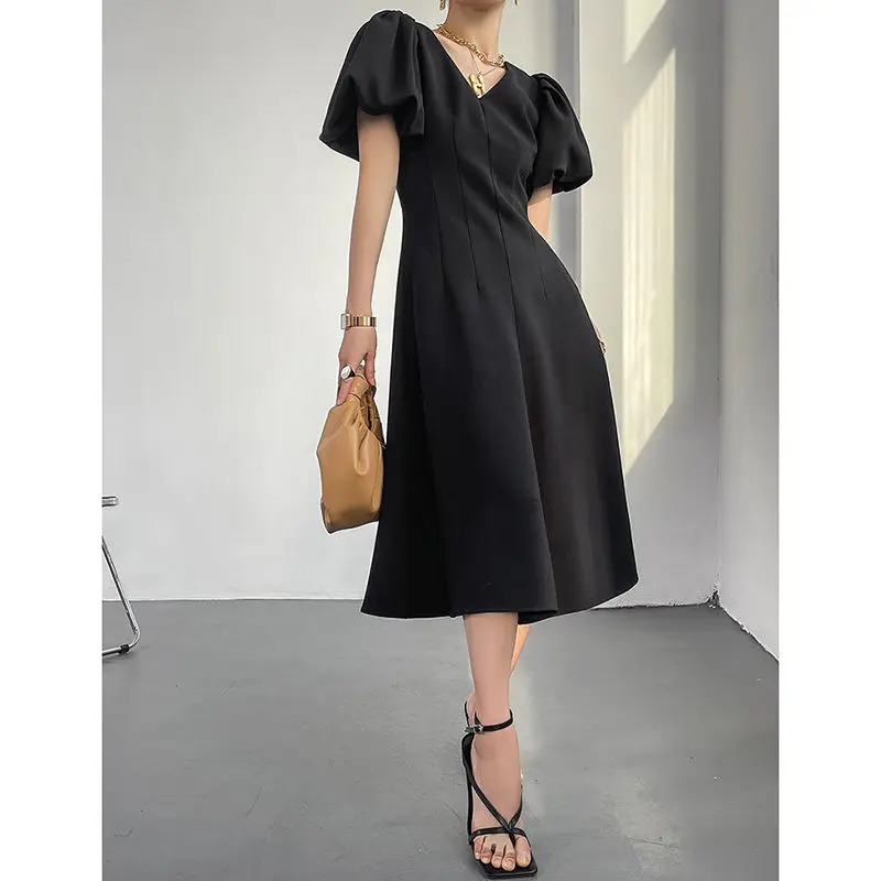 Casual fashion dress women's spring and summer new mid long bubble sleeve French waist A-line skirt fashion
Casual fashion dress women's spring and summer new mid long bubble sleeve French waist A-line skirt fashion