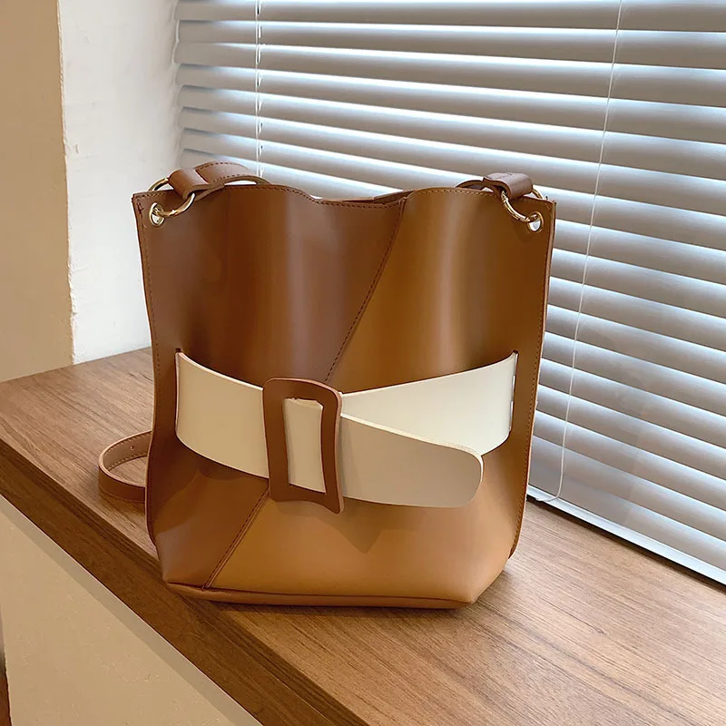Bucket Bag Autumn Winter New 2021 Women Large Capacity Crossbody Bag Pu Leather Retro Versatile Commute Bolso Mujer Sac Epaule
Bucket Bag Autumn Winter New 2021 Women Large Capacity Crossbody Bag Pu Leather Retro Versatile Commute Bolso Mujer Sac Epaule
