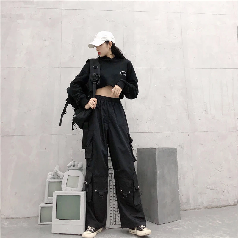 black gothic pocket women's cargo pants Harajuku sexy jogger female straight pants Streetwear loose casual ladies Sweatpants
black gothic pocket women's cargo pants Harajuku sexy jogger female straight pants Streetwear loose casual ladies Sweatpants