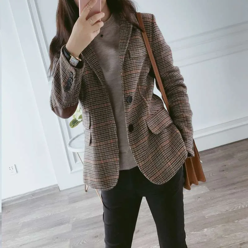 Women's New Winter Jacket Short Coat Casual Fashion Trend Commuter Style Plaid Long-sleeved Loose Comfortable Plus Size Top
Women's New Winter Jacket Short Coat Casual Fashion Trend Commuter Style Plaid Long-sleeved Loose Comfortable Plus Size Top