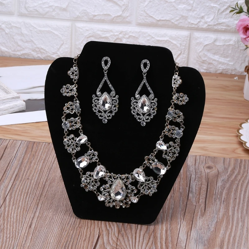 7.5inches Black Velvet Earrings Necklaces Jewelry Organizers Displays Stand with Reinforced Bracket Jewelry Holder Racks 
7.5inches Black Velvet Earrings Necklaces Jewelry Organizers Displays Stand with Reinforced Bracket Jewelry Holder Racks