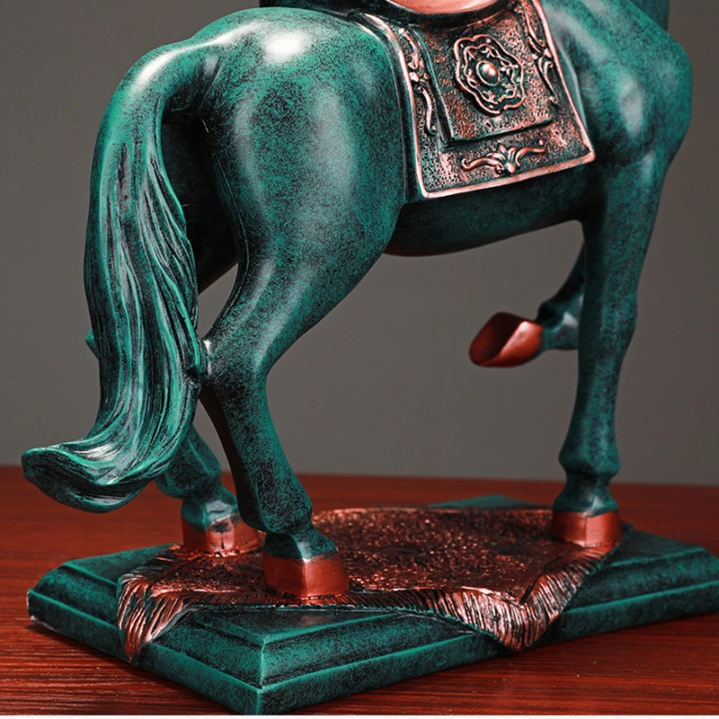 Nordic vintage war horse statue Resin modern art sculpture Nordic style high-end home decoration statue The best gift
Nordic vintage war horse statue Resin modern art sculpture Nordic style high-end home decoration statue The best gift