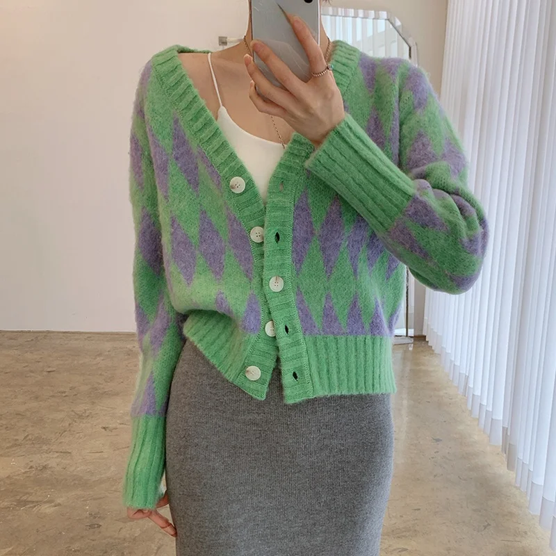 2021 New Korean V-Neck Hit Color Single-Breasted Long-Sleeved Knitted Cardigan Sweater Jacket Women Japanese Sweet Cardigans
2021 New Korean V-Neck Hit Color Single-Breasted Long-Sleeved Knitted Cardigan Sweater Jacket Women Japanese Sweet Cardigans