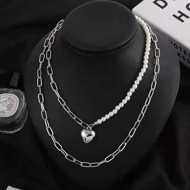 Creative Personality INS Metal Retro Pearl Necklace Fashionable Simple Love Pendant Daily Fashion Matching Clothing Accessories
Creative Personality INS Metal Retro Pearl Necklace Fashionable Simple Love Pendant Daily Fashion Matching Clothing Accessories