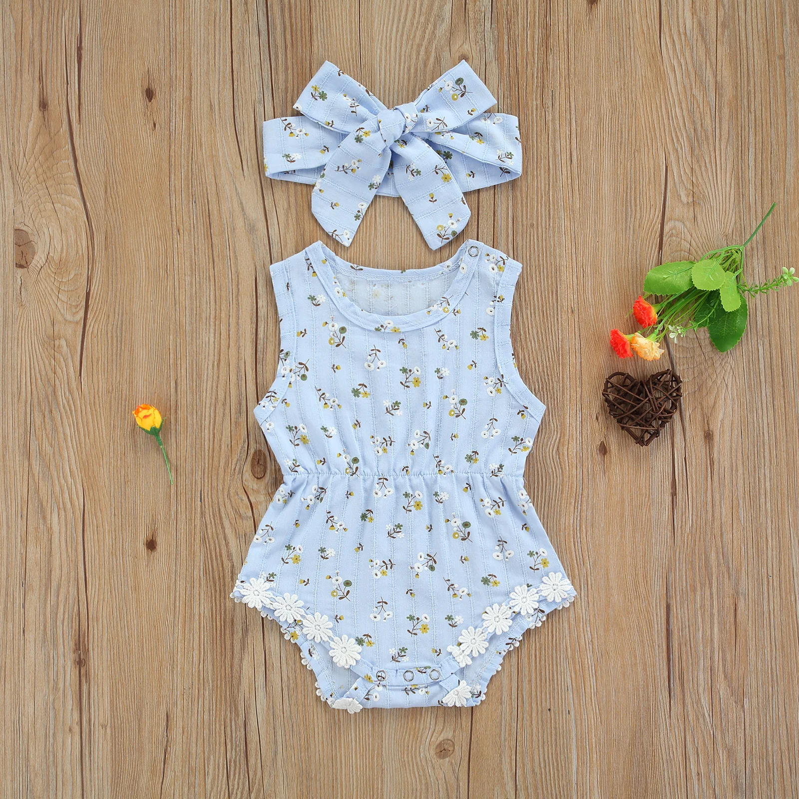 Newborn Sleeveless Romper + Bow Hairband, Floral Print Lace Decoration Sweet Style Romper Summer Baby Girl Clothes
Newborn Sleeveless Romper + Bow Hairband, Floral Print Lace Decoration Sweet Style Romper Summer Baby Girl Clothes
