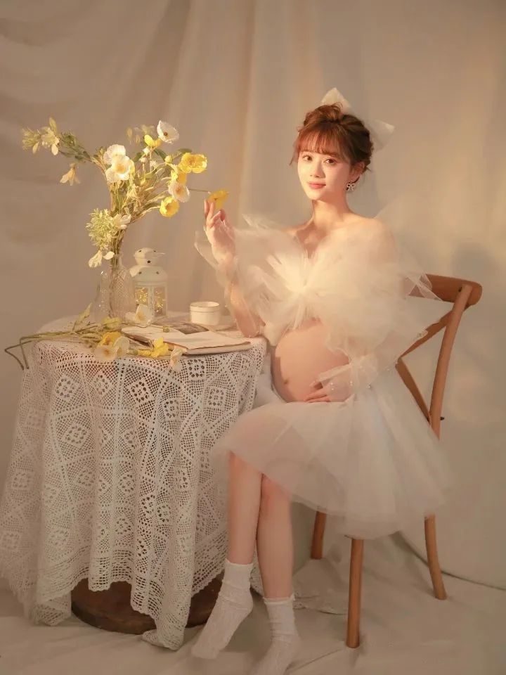 V-neck White Maternity Lace Dress suit Pregnancy Dress Maternity Lace Dress for Photo Shoot Robe Grossesse Shooting photo
V-neck White Maternity Lace Dress suit Pregnancy Dress Maternity Lace Dress for Photo Shoot Robe Grossesse Shooting photo