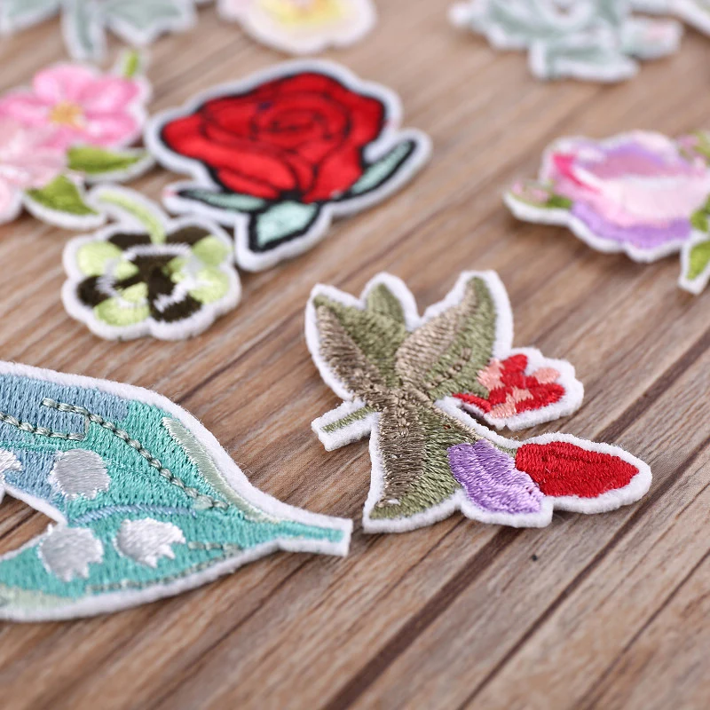 1Pcs Rose Embroidered Heat Transfers Iron On Sew on Patches for DIY Stripes Clothes Patchwork Sticker Custom Flowers Applique
1Pcs Rose Embroidered Heat Transfers Iron On Sew on Patches for DIY Stripes Clothes Patchwork Sticker Custom Flowers Applique