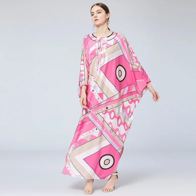 2020 Middle East Fashion Autumn Runway Floor Length Ladies Women Dress O-Neck Batwing Sleeve Printed Casual Maxi dress for party
2020 Middle East Fashion Autumn Runway Floor Length Ladies Women Dress O-Neck Batwing Sleeve Printed Casual Maxi dress for party