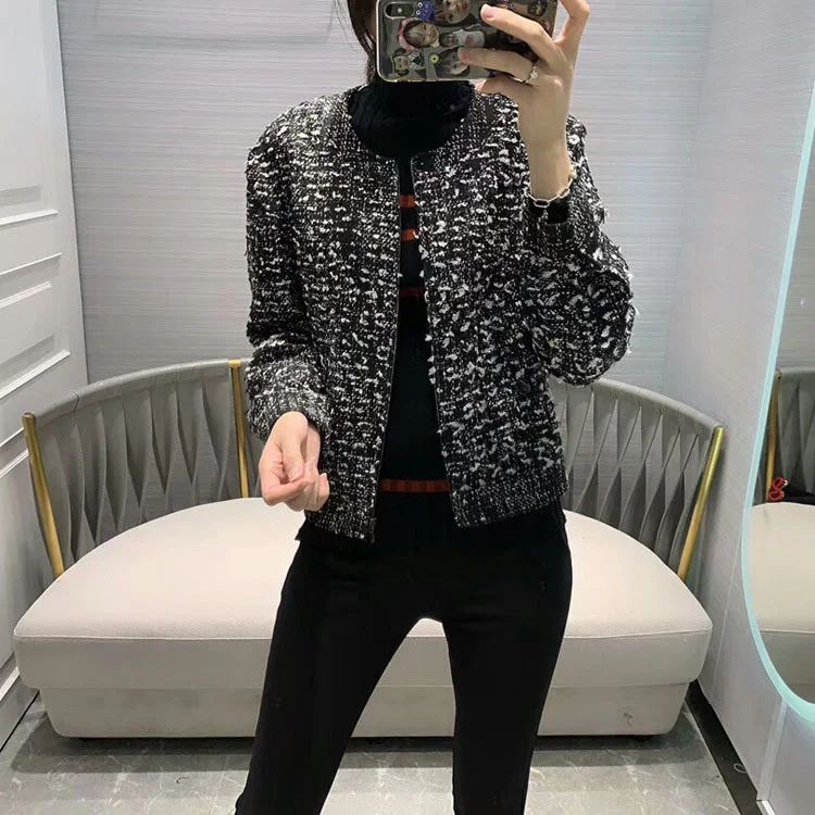 Luxury Brand Women Wool Tweed Jacket Short Coats Fashion High Quality All-match Casual Chic O-neck Long Sleeve Cardigan Coat Top
Luxury Brand Women Wool Tweed Jacket Short Coats Fashion High Quality All-match Casual Chic O-neck Long Sleeve Cardigan Coat Top