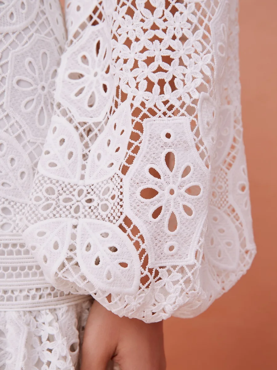 Spring and Autumn Ladies Lace Embroidery Hollow Sexy Pleated Dress 2021New Women's Long Sleeve Retro Elegant Party Dress XL
Spring and Autumn Ladies Lace Embroidery Hollow Sexy Pleated Dress 2021New Women's Long Sleeve Retro Elegant Party Dress XL