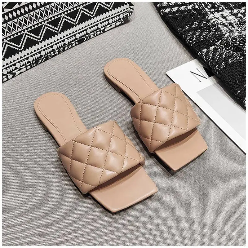 2021 Square Toe Slippers Flat Heel Women Embroidery Diamond Slides Shoes Summer Outdoor Beach Sandal Slipper Flip Flop
2021 Square Toe Slippers Flat Heel Women Embroidery Diamond Slides Shoes Summer Outdoor Beach Sandal Slipper Flip Flop