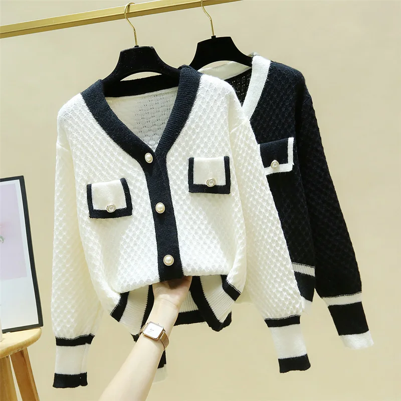 Autumn high sense small fragrance Knitted Top Women's design sense minority coat 2021 new short sweater cardigan
Autumn high sense small fragrance Knitted Top Women's design sense minority coat 2021 new short sweater cardigan
