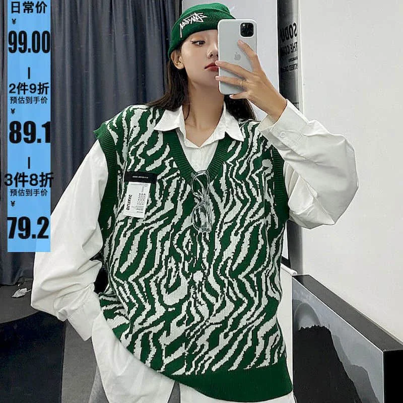 Bloose vest Hong Kong flavor autumn new student two-piece long-sleeved white shirt + knitted sweater vest fashion suit women
Bloose vest Hong Kong flavor autumn new student two-piece long-sleeved white shirt + knitted sweater vest fashion suit women